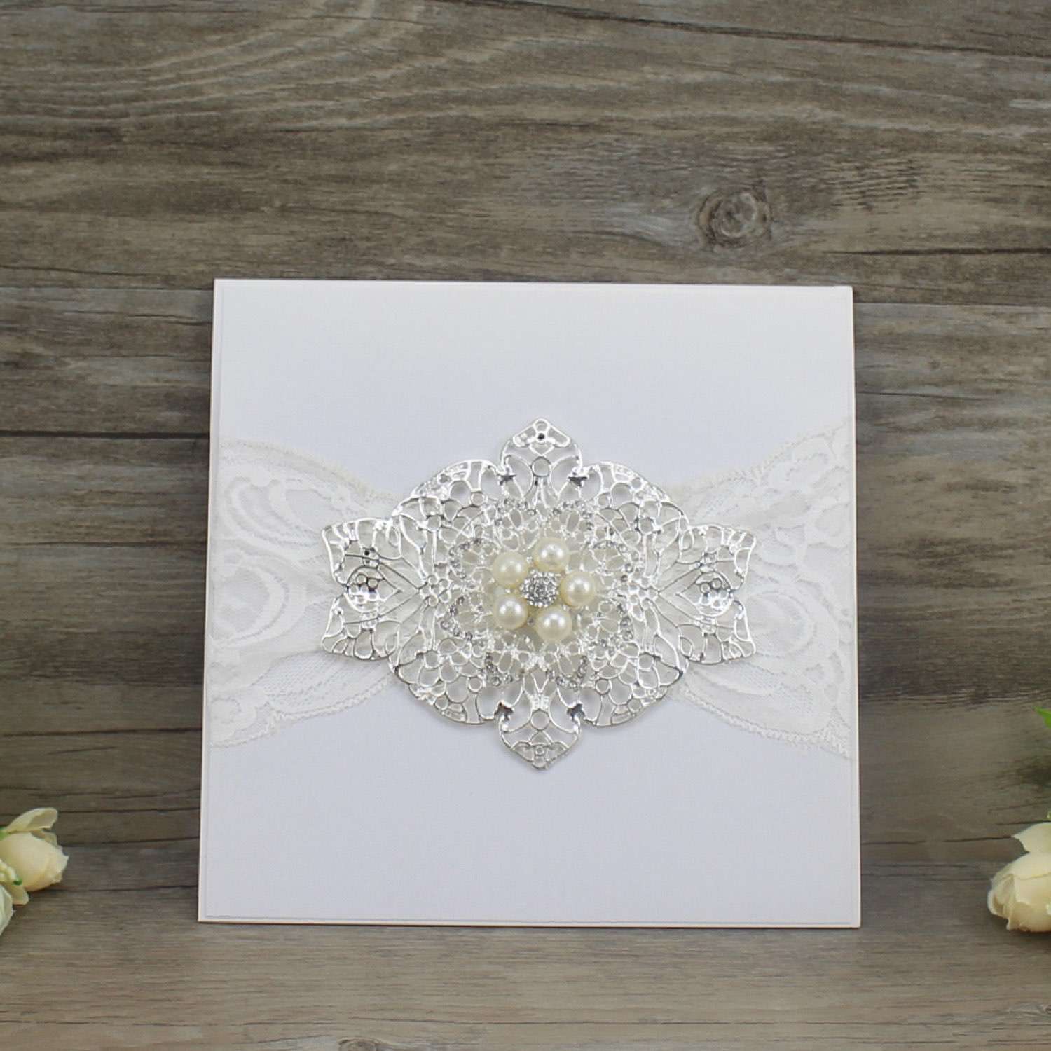 Square Invitation with Buckle Decoration Foil Printing Customized Original Wedding Invitation Card 
